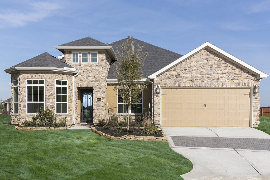 Caldwell Homes The Heritage in Towne Lake Waterfront Homes in